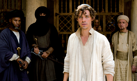 The Physician – Medicus / Il film con Tom Payne e Ben Kingsley